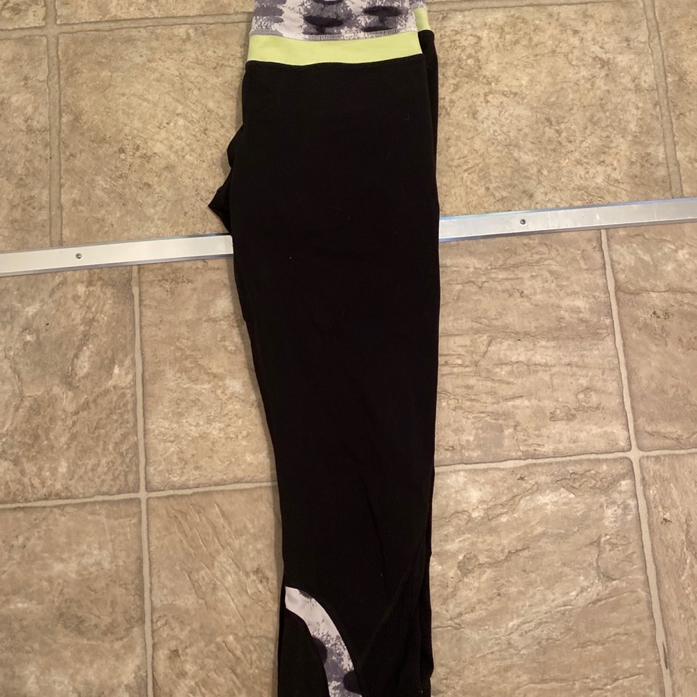 Lululemon size 8 crops